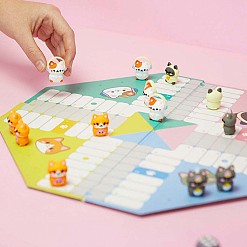 Kawaii-Parcheesi-Spiel mit Kätzchen