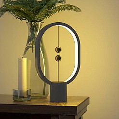 Mini-Designer-Lampe im Gleichgewicht