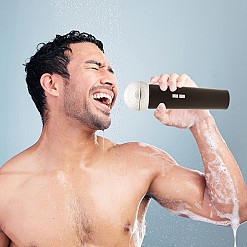 Duschgelspender in Form eines Mikrofons