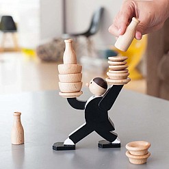 Balance-Spiel in Form eines Kellners 