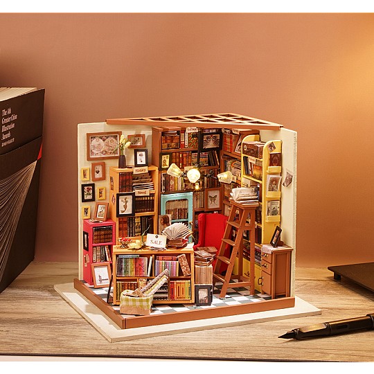 Eine Miniatur-Buchhandlung zum Selberzusammenbauen