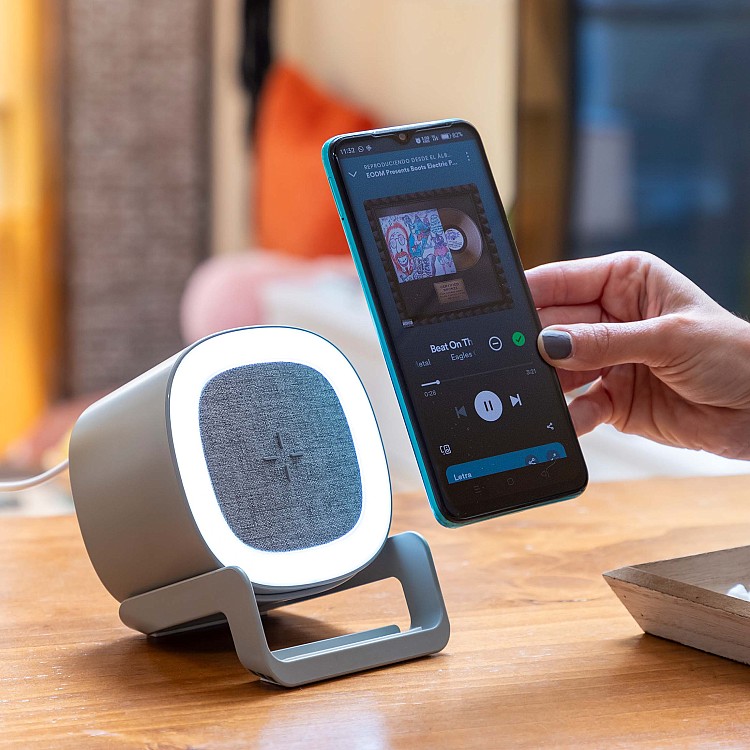 MiliPow Kabelloses Ladegerät Mit Lautsprecher & Nachtlicht – 15W, Magnetisch, RGB-Licht
