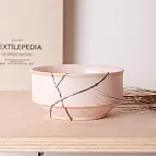Kann auf Glas, Holz, Marmor oder harten Kunststoffen verwendet werden.