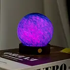 Modell der galaktischen Brise mit violettem Licht