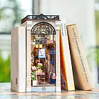 Book Nook in Form einer Pariser Galerie
