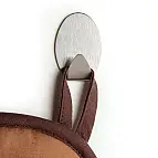 Inklusive einer Schlaufe zum Aufhängen