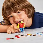 Pluspunkt: Kostenloser Baukasten mit 600 farbigen Teilen