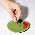 Kleiner Teller in Form einer Olive