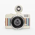 Mit eingebautem Blitz