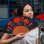 Hergestellt aus hochdichtem Holz und Polycotton.