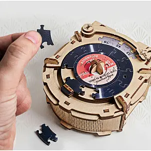 Geheimschachtel in Form eines Plattenspielers