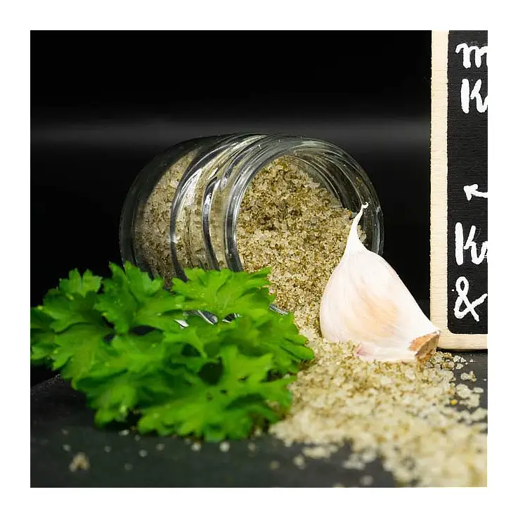 Meersalz mit Knoblauch und Petersilie