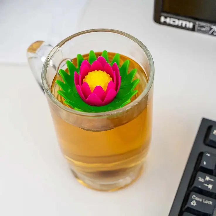 Schwimmt in der Tasse