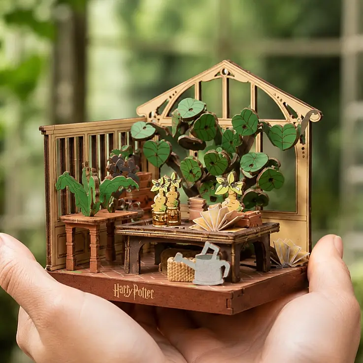 Miniaturmodell des Kräuterkundeunterrichts aus „Harry Potter“